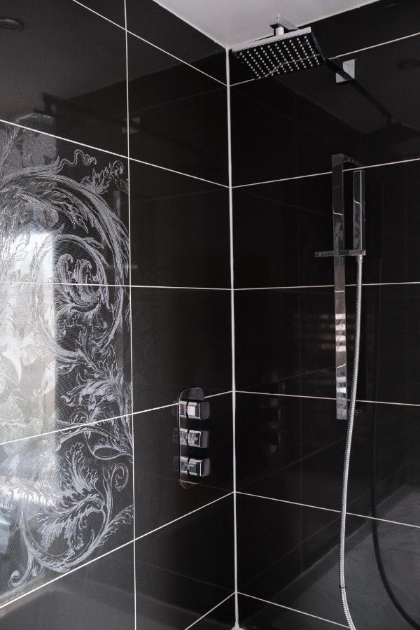 Gorgeous 3 Bedroom Victorian Townhouse リスバーン エクステリア 写真